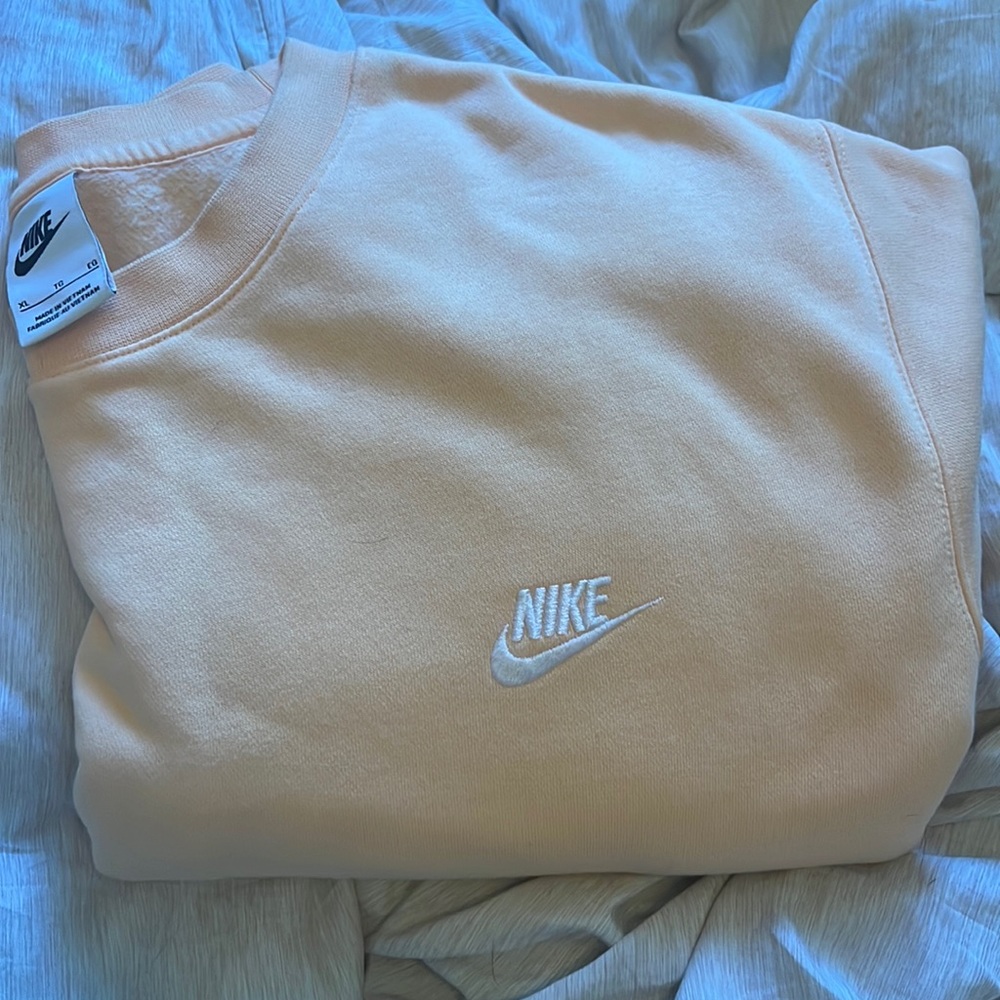 Nike Crewneck Peach Sweatshirt
